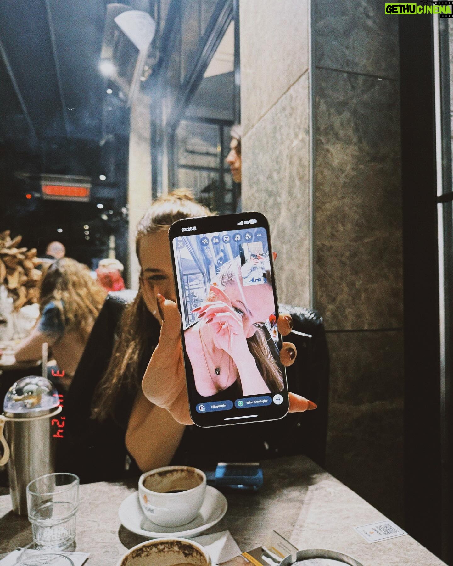 Bahar Şahin Instagram - Ben bu hafta neler yaşadım bilmiyorum