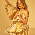 Bahar Şahin Instagram - Beni peri kızı yaptılar 💫 Moodboard Mags @moodboardmags Fotoğraf : Sinem Yazıcı @sinemy Styling : Simge Yücepur Kaya @simgeyucepurkaya Makyaj : Rufiye Kalmaz @rufiyekalmaz1 Saç : Sercan Gülsoy @sercangulsoy Fotoğraf Asistanı : Tezcan Ataroğlu @tezcanataroglu Styling Asistanları : Azize Varlık @azizevarlik Fatma Erdoğan @fatmayigiterdogan Röportaj : Akın Özışık @akinozisik Stüdyo : Motto11 Production @motto11production