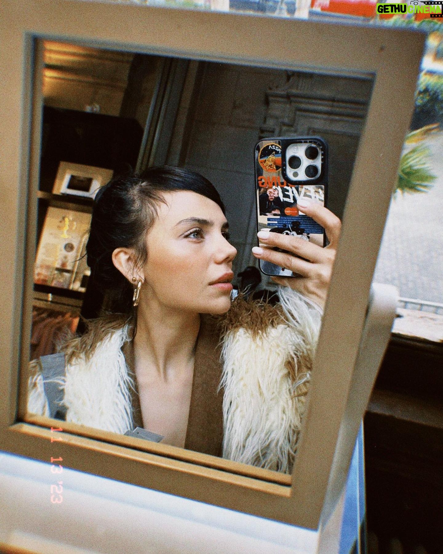 Bahar Şahin Instagram - Bugün biraz kürk mantolu Madonnayım