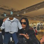 Bahar Şahin Instagram - Parisin kedileriyle hasbihâl bir başka oluyor 🪽