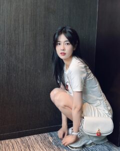 Bai Lu Instagram - 🌻