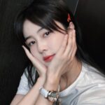 Bai Lu Instagram - 🌻