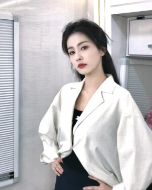 Bai Lu Instagram - 