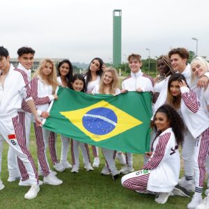 Bailey May Instagram - Living the dream with these guys @nowunited 
So many great moments and memories over the past 3 years. ❤️#nowunitedhowfarwevecome