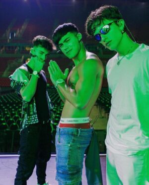 Bailey May Instagram - Happy birthday brothers ❤️ @joshbeauchamp @noahurrea