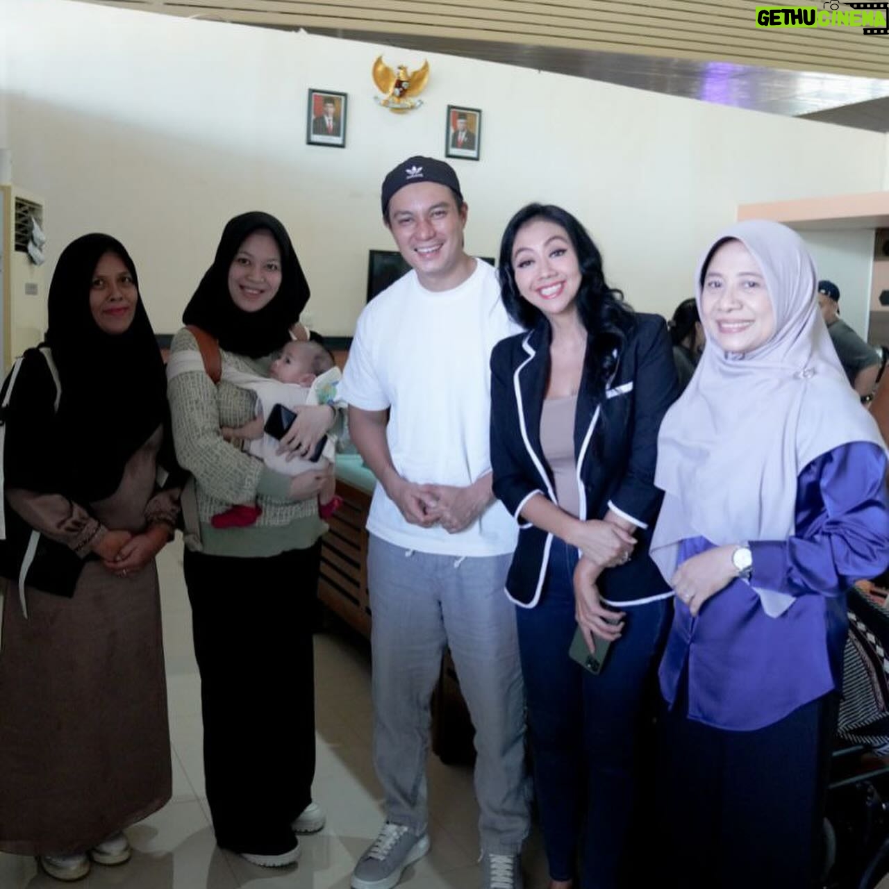 Baim Wong Instagram - Malam terakhir saya berdiskusi santai dengan Pak Gubernur @zulkieflimansyah dan Ibu @nikenzulkieflimansyah . NTB tambah majuu semenjak di dipimpin Pak Zul 💙💪