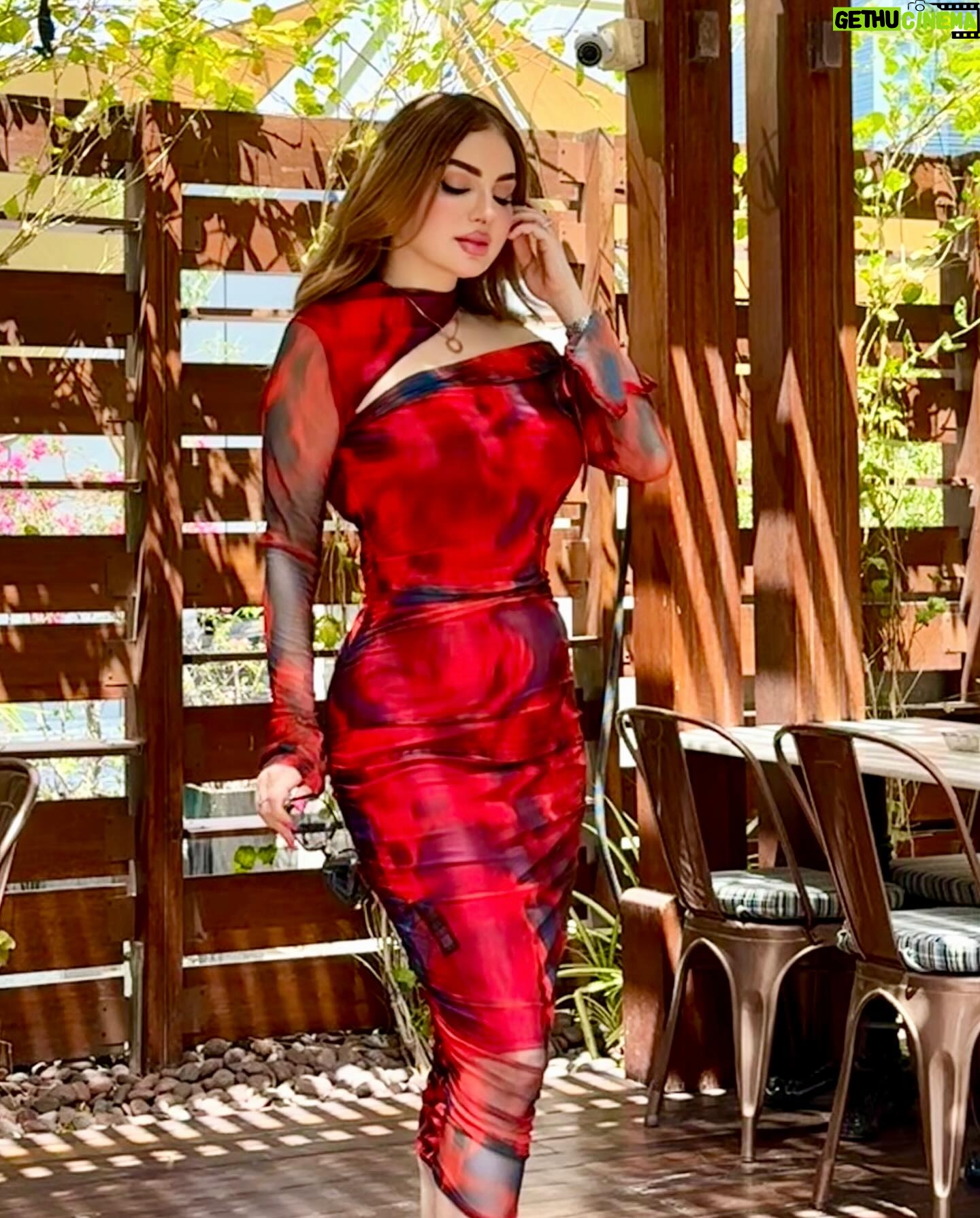 Ban Adnan Instagram - ♥️♥️♥️♥️ Dress: @asos Shoes: @dolcegabbana