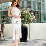 Ban Adnan Instagram - لنمحبي اللون الابيض🕊️🕊️🕊️🕊️🕊️🕊️ Dress: @sandroparis Shoes:l: @renecaovilla Bag: @dolcegabbana