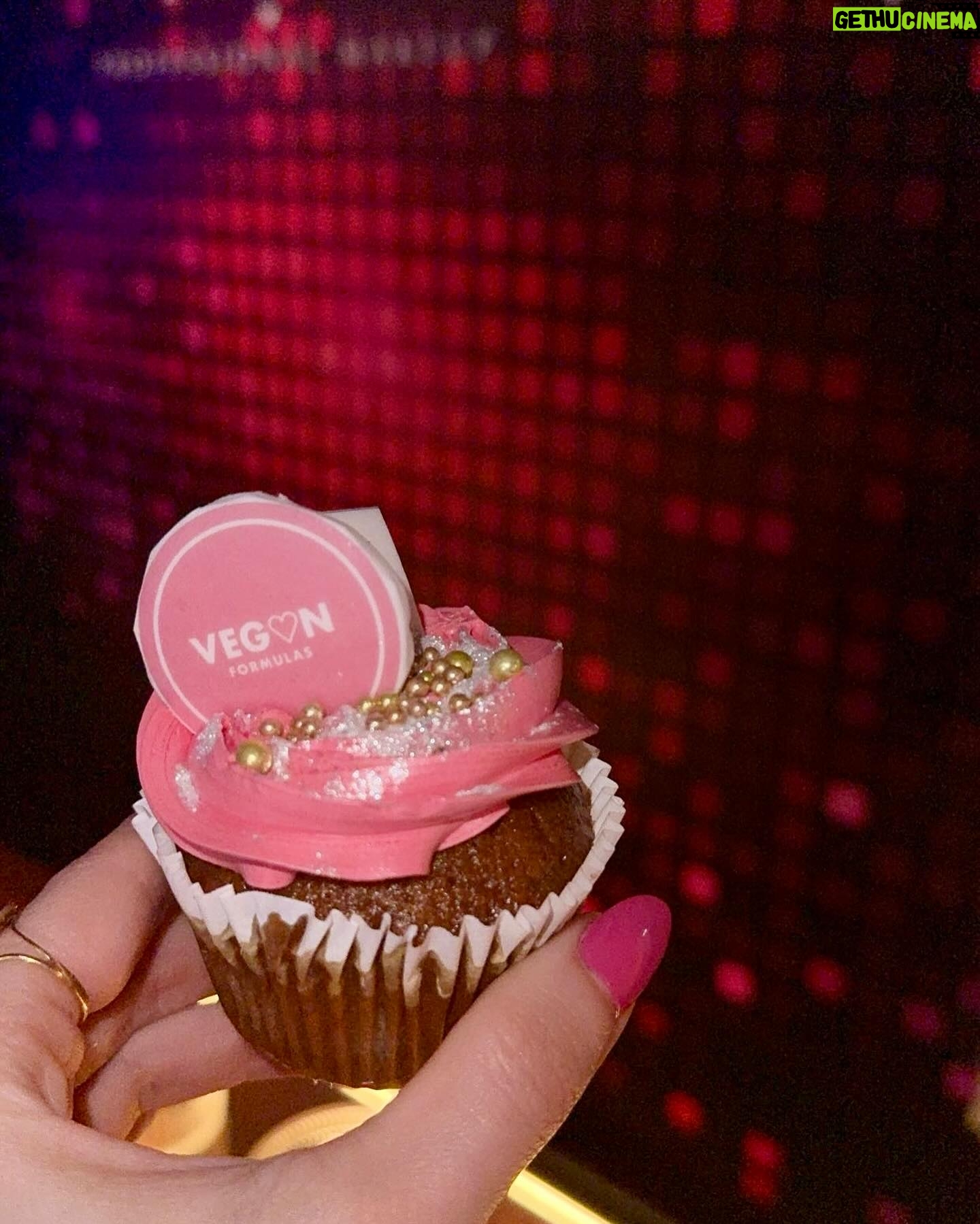 Ban Adnan Instagram - Happy 25th anniversary @nyxcosmetics_arabia @boutiqaat شنو اكثر منتج تحبوه بمكياج NYX?