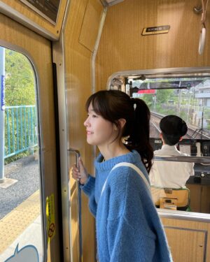 Bang Min-ah Instagram - ⠀
교통수단이란
교통수단은
다 마스터함🥴