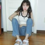 Bang Min-ah Instagram – ⠀
#광고 #onitsukatiger #덴티그레스트렙

🌴 오니츠카 여름을 잘부탁해 🩴