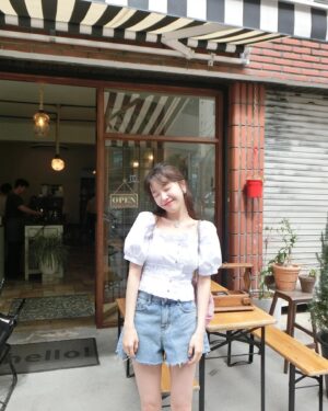 Bang Min-ah Instagram - ⠀
🍦🍦🍦
아이스크림 시급한 요즘...