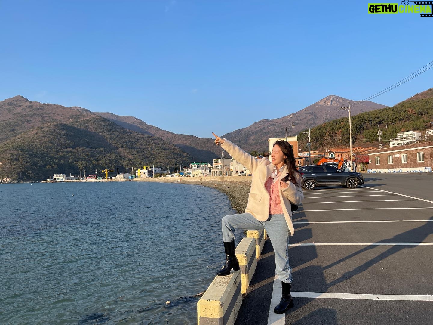 Bang Min-ah Instagram - 내일밤 8시 tv조선에서 허영만선생님과 거제여행 떠난 백반기행 넉넉한 인심덕분에 푸근했습니다!!!!