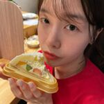 Bang Min-ah Instagram - 일본편의점은 케이크도 맛있어🎂