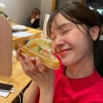 Bang Min-ah Instagram - 일본편의점은 케이크도 맛있어🎂