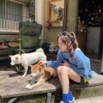 Bang Min-ah Instagram – ⠀
미녀가
아리마 온천 앞을 지나가면
온천수가 뿜어져 나온다던데?
🌊🌊🌊🌊🌊🌊🌊🌊?
⠀
거리마다 있는 얼굴은 누구지…?