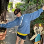 Bang Min-ah Instagram – ⠀
미녀가
아리마 온천 앞을 지나가면
온천수가 뿜어져 나온다던데?
🌊🌊🌊🌊🌊🌊🌊🌊?
⠀
거리마다 있는 얼굴은 누구지…?