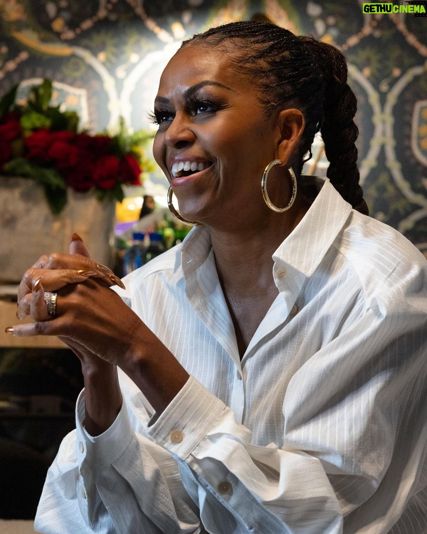 Barack Obama Instagram - Happy Mother’s Day to @MichelleObama and all the moms out there! Michelle, thank you for all that you do for our girls. Today and every day, we celebrate you. And a big thank you to all the mothers and mother figures out there who provide us love, inspiration and support, often in the face of remarkable odds.
