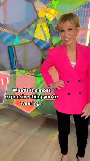 Barbara Corcoran Instagram - At least I’m honest! 🤣🤣🤣 

#facelift #plasticsurgeons #plasticsurgery