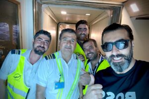 Bassem Yakhour Instagram - برغم كل التحديات والأوقات الصعبة اللي مرت على شركة الطيران السورية وبرغم كل الصعوبات اللي بتواجه العاملين فيها  يعطيكم ألف عافية  على كل شي  وعلى كل جهد جبار بتبذلوه لحتى يستمر أسم هالشركة  اللي بتحمل أسم سوريا ❤️