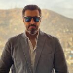Bassem Yakhour Instagram - يا دمشق التي تفشى شذاها تحت جلدي كأنه الزيزفون قادم من مدائن الريح وحـدي فاحتضني ،كالطفل، يا قاسيون🤍