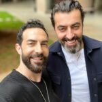 Bassem Yakhour Instagram - إكتمل ثلاثي "قلب أسود" 🖤 كتابة جيهان علي جان وسيناريو وحوار أسطفان خطّار وإخراج دافيد أوريان وإنتاج شركة Online Production لصاحبها زياد الشويري. ادعولنا بالتوفيق 🙏🏻