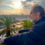 Bassem Yakhour Instagram – وداعاً ابي 
رحلة الايام الأخيرة كانت صعبة مؤلمة  ومحبطة  مايعزي قلبي  هو اننا تحدثنا  كثيراً  واخبرتني اشياء لم تخبرني اياها ابداً عنك وعني  ابتسمنا ونظرنا في اعين بعضنا طويلاً  بصمت  ابلغ من آلاف الكلمات  تلمست شعرك  ووجهك المتعب مراراً ,  ومسحت وجهي ودموعي بيدك المنهكة . 
ما يعزي قلبي هو اننا  اجتمعنا انا واخوتي بعد غيابات طويلة  قربك ، وما واساني ايضاً هو كم المحبة والإهتمام التي غمرنا بها الأصدقاء  الطيبين والأشخاص  الرائعين المحيطين بنا . 
لن اتذكرك الا في اجمل صورك  كما يليق بك 
انت اليوم في مكان افضل بلا الم ولا اوجاع 
 روحك  ترفرف في قلبي دائما  وداعاً ابو البر كما كنا  نخاطبك دوماً 
وداعا  يا حبيبي 💔