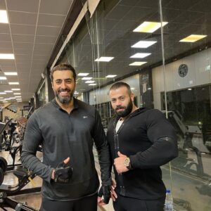 Bassem Yakhour Instagram - صورة وانا ضايع جنب الوحش البشري @jfrzhr9227 😂