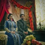 Bassem Yakhour Instagram - من مسلسل اولاد البلد #باسم_ياخور #سلوم_حداد #أولاد_البلد اخراج احمد ابراهيم احمد التصوير للمبدع بلال قنوع @bilal_kanou تاليف مؤيد النابلسي و عثمان جحا انتاج ارت ميكر زياد علي الأزياء والملابس ناهد العلي @alalinahead فوتوغراف أحمد الحرك @ahmad.alherek89 DOPجمال مطر