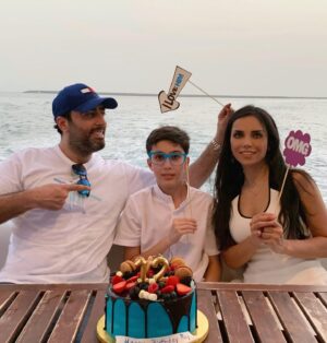 Bassem Yakhour Instagram - حبيب قلبي ❤️ ١٢ سنة الله يحميلنا  ياك ويسعد قلبك يا روحي 🙏🏻 ويحمي اولادكم ويفرحكم فيهم يا غاليين .