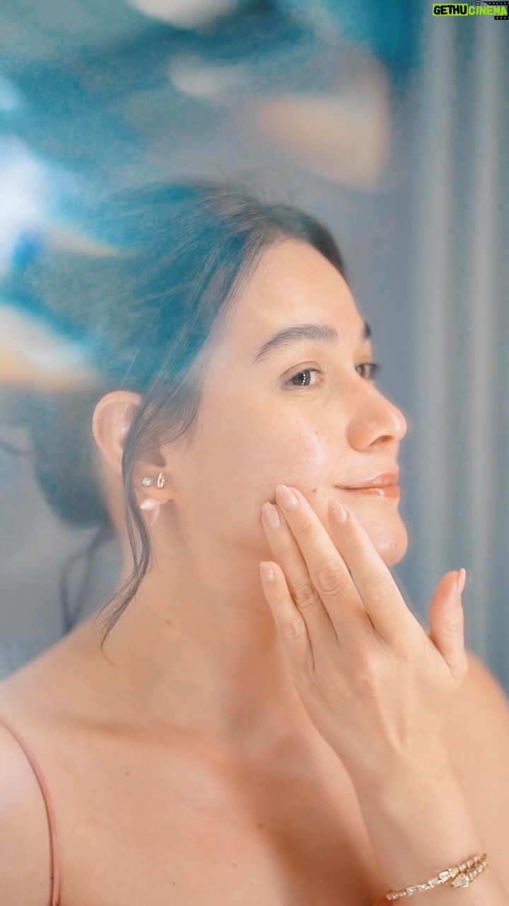 Bea Alonzo Instagram - SKIN UPDATE! My skin has been well hydrated since I added @cetaphilbrighthealthyradiance night comfort cream in my #RadianceRoutine! This night cream delivers intense hydration while reducing dark spot to reveal radiant and glowing skin! 💗✨ @cetaphilbrighthealthyradiance