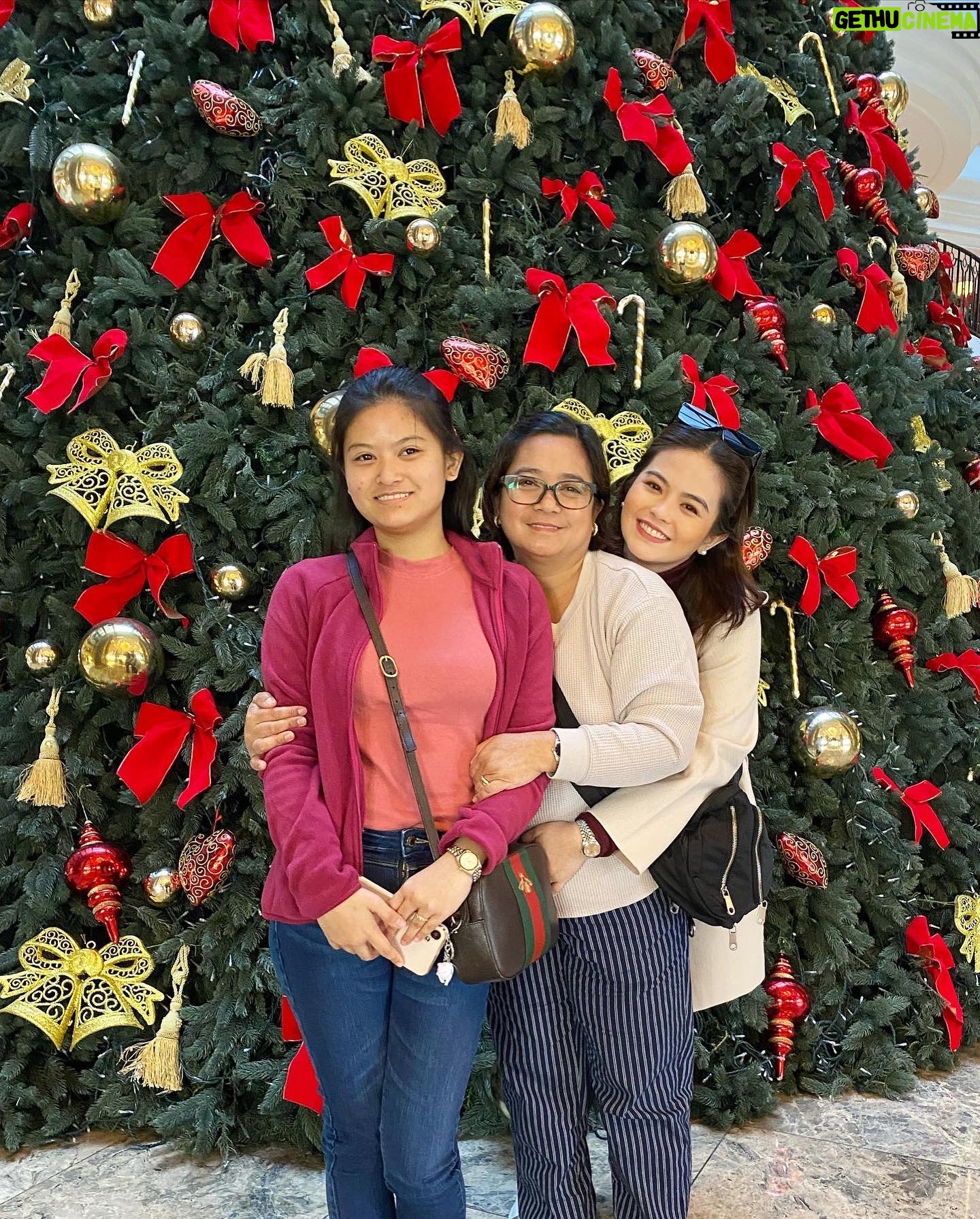 Bea Binene Instagram - May the true spirit of Christmas shine in your heart and light your path. May your heart be lifted in praise this Christmas for the wonderful gift of Jesus and the joy He brings to our lives. I hope the magic of this season fills every corner of your heart and home with joy, now and always. ✨ Merry Christmas from our little family to yours ❤️
