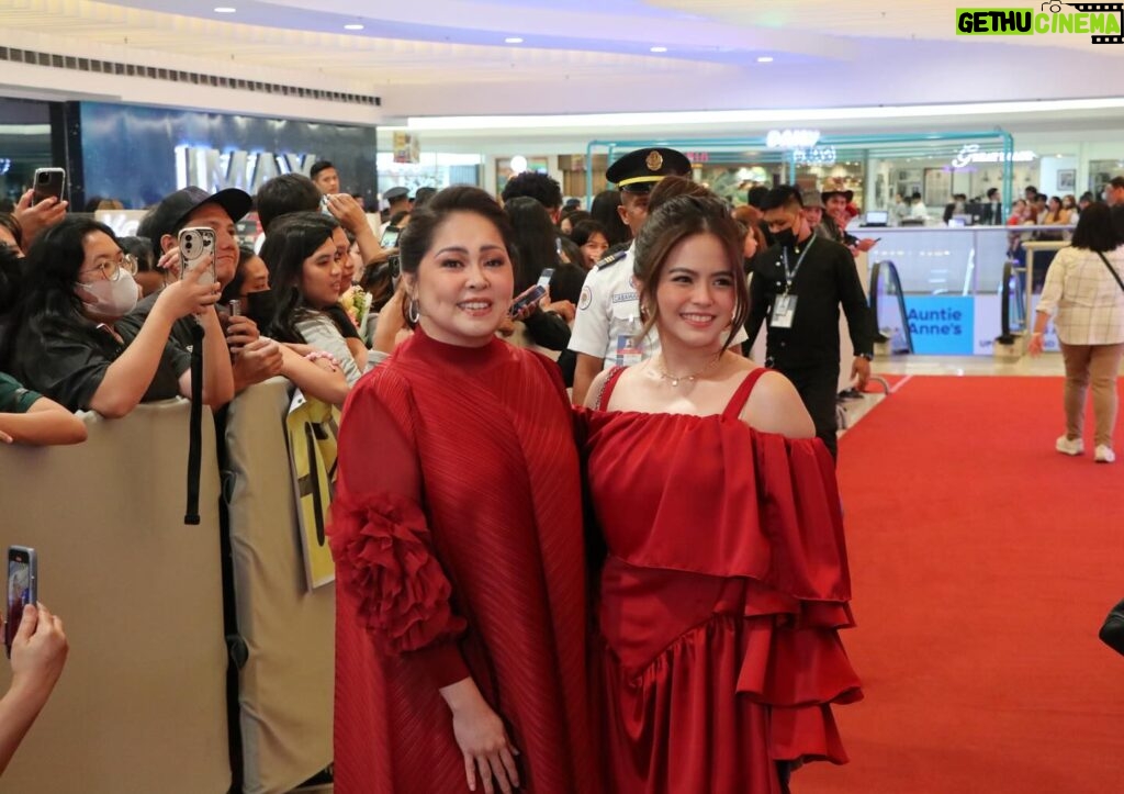 Bea Binene Instagram - Finally two Chona(s) in one photo! Such an honor to play your young Chona, Ate @angeludeleonrivera! So grateful to be part of this film and work with everyone especially with our role models I look up to in this industry. 🤍 Really hope you'll give this film a chance. #SunnyPH - April 10, in cinemas nationwide. 🌻☀️