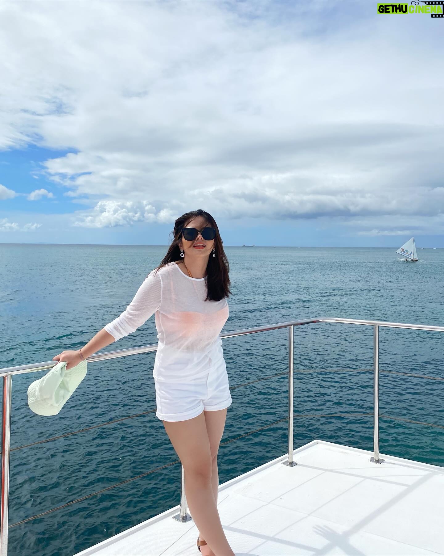 Bea Binene Instagram - Boracay on my mind ☀️