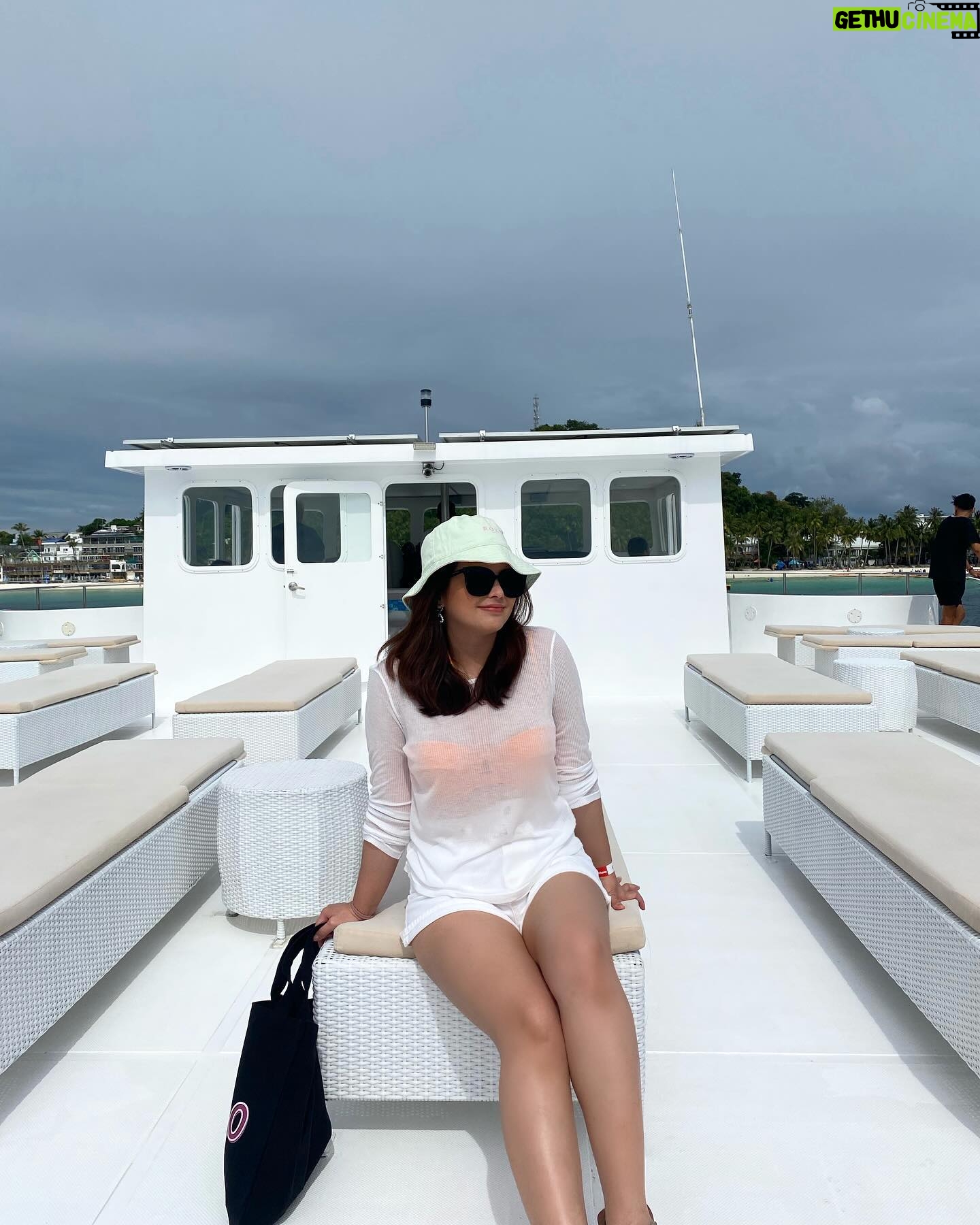 Bea Binene Instagram - Boracay on my mind ☀️