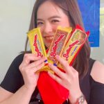 Bea Binene Instagram - When they know that Buttercream is my fave 🥹 Always #KasamaAngSunflowerCrackers #SharingSunflowerCrackers 💛🌻