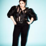 Beanie Feldstein Instagram - BIG BUST ENERGY —————————— @bust_magazine Photographer: @thealexandraarnold Styling: @ashleyafriyie Makeup: @kateydenno Hair: @peterbutlerhair Nails: @ritaremark @marahoffman @batshevadress @sezane