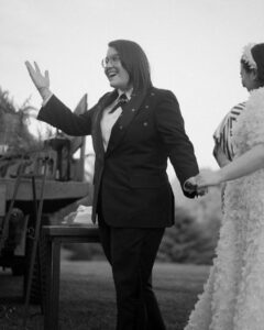 Beanie Feldstein Instagram - happy birthday to the greatest thing to happen to the world! the absolute best wife, the most present sister, the most giving daughter and the truest friend! will you marry me again? happy birthday, cheeky 🩵