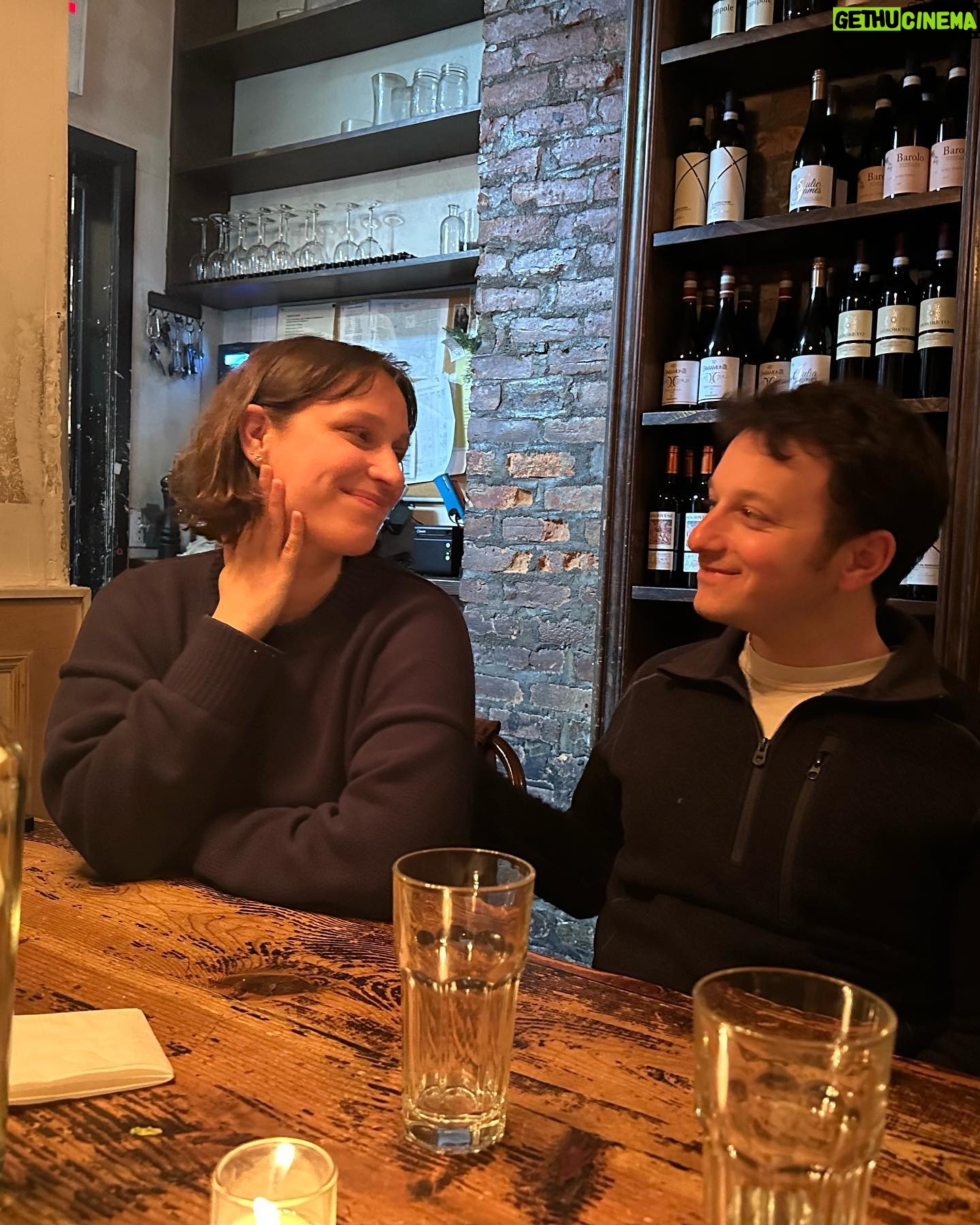 Beanie Feldstein Instagram - friends who are family! family who are friends!