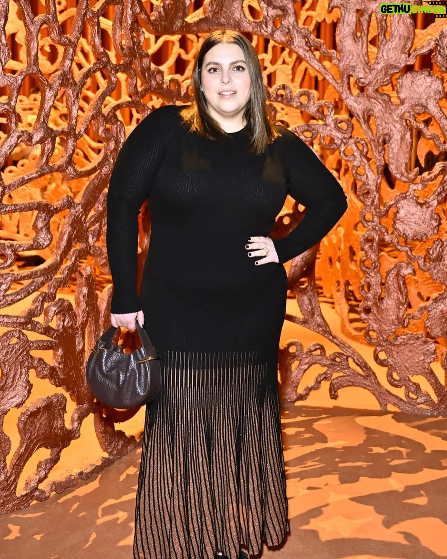 Beanie Feldstein Instagram - my looks looking at me like โwoof! that short, round girl can also make clothes look good!!โ ๐๐๐