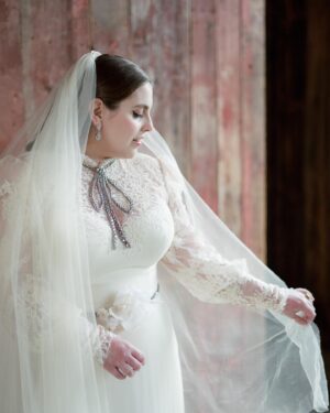 Beanie Feldstein Instagram - i truly cannot explain the way i felt in this dress. the thing that absolutely blows me away about the dress is that is simultaneously incredibly vintage feeling, it almost feels like they took a dress from a hundred years ago and restored it, and also remarkably modern and fresh. it is modest yet sexy. the dress is a beautifully complex piece containing multitudes within it. I still cannot believe it's mine. thank you @gucci 💗

photos as always by the ever brilliant @corbingurkin