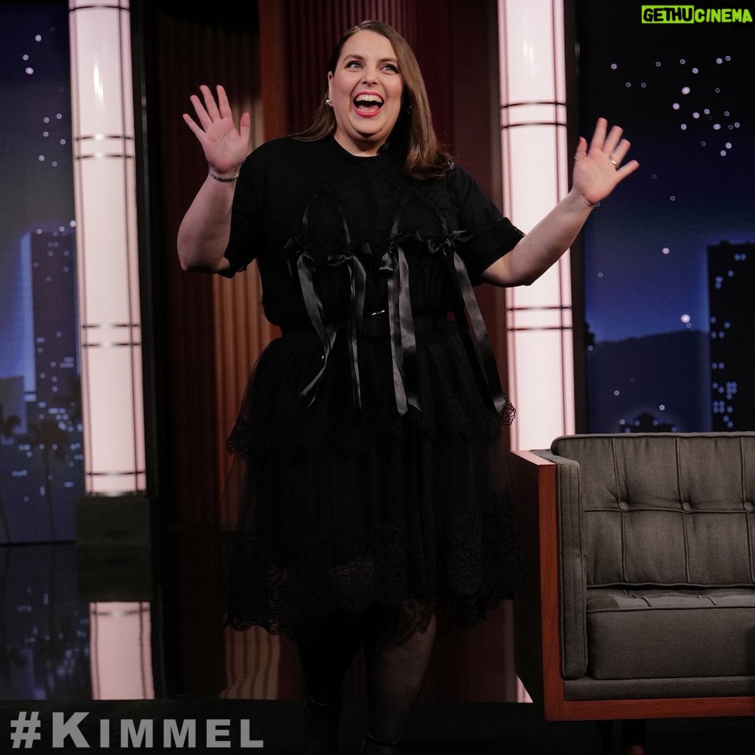 Beanie Feldstein Instagram - had the best time on @jimmykimmellive talking about @driveawaydolls and my love for greys anatomy and almost flashing my breasts on the oscars!!! makeup: @kateydenno hair: @bridgetbragerhair styling: @erinwalshstyle wearing @simonerocha_ & @the10jewelry