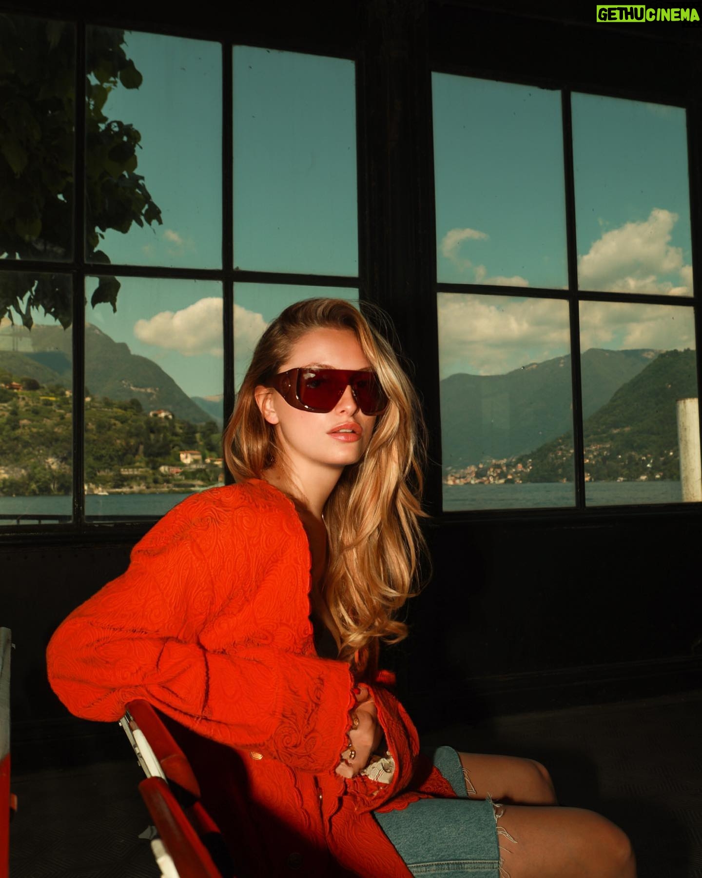 Beatrice Vendramin Instagram - sun is out and so my @etro sunnies are :) ☀️<3💝🐝@safilogroup #adv #EtroEyewear