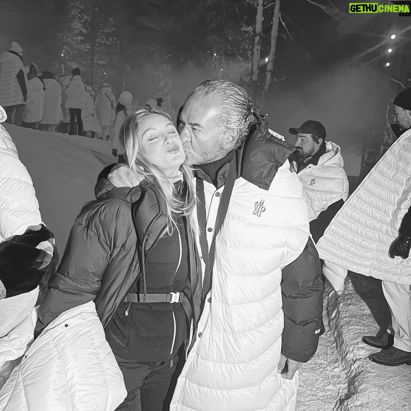 Beatrice Vendramin Instagram - thank you @moncler family, @remoruffini for having me at the most unique show and experience, you never fail to amaze me ❤️🔥❄️ #invitedby