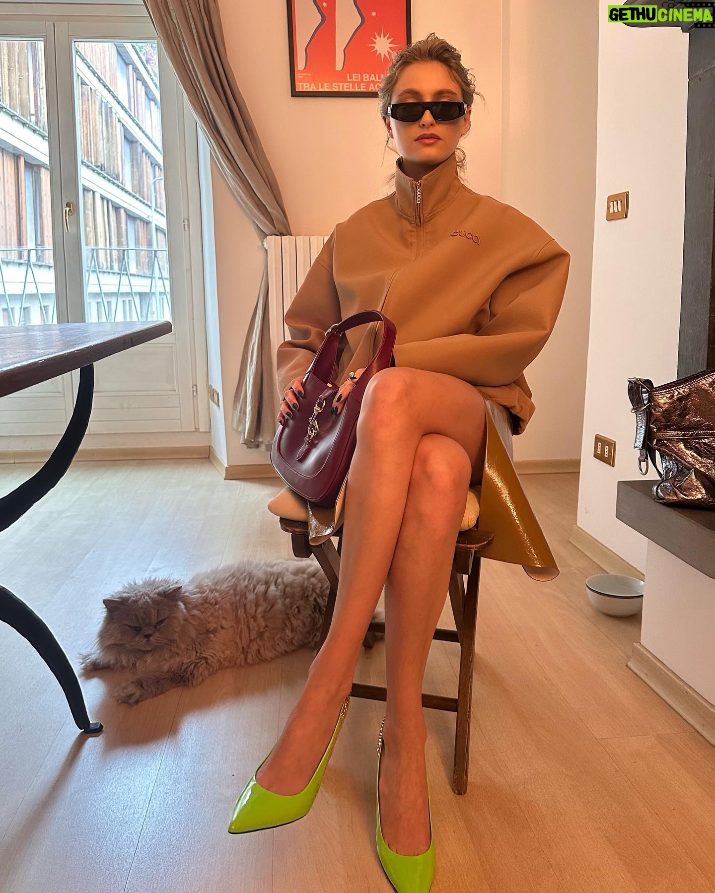 Beatrice Vendramin Instagram - thanks @gucci !!! 🤎 @sabatods (last one is my favorite)