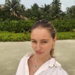 Beatrice Vendramin Instagram - selfies from the maldives <<33333