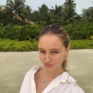 Beatrice Vendramin Instagram - selfies from the maldives <<33333