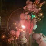 Beatriz Luengo Instagram – Sin palabras 💕
Gracias por tantos mensajes llenos de amor 🙏🏼 
Merci pour tant de messages pleins d’amour 🎂
@yotuel nunca dejes de sorprenderme 😭
Por fin un cumpleaños con mis padres que vinieron desde España a ser mi mejor regalo 
#bday #happybirthdaytome