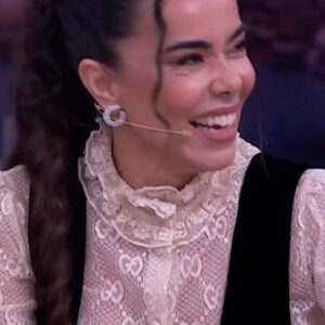 Beatriz Luengo Instagram - Hemos dado con la clave para que una relación dure tanto como la de @beatrizluengo y @yotuel. 😏 #ElHormiguero