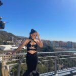 Beatriz Luengo Instagram - Málaga, sol, buena gente, coleta de ojos chinitos y tú a mi lado. Que más puedo pedir? 🤪 Deseando que llegue esta noche para nuestro estreno, Patria y Vida: El poder de la Música Vestido de @oficial_pero @makeupbymendez_ 🫶 @festivalmalaga GRACIAS!